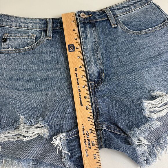 KanCan Women's High Rise Mom Shorts Medium Wash Distressed Size 13 / 30 - Picture 9 of 12